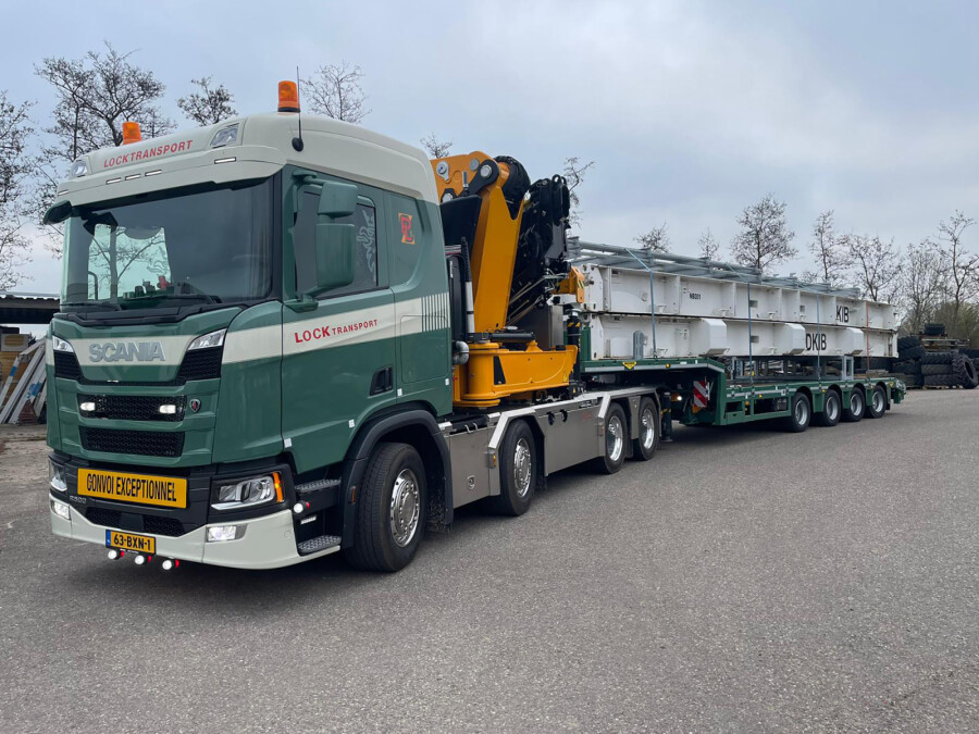 【取って置く】LOCK TRANSPORT SCANIA R NORMAL CR20N 8X4 SEMI LOW LOADER  4軸 WITH PALFINGER PK 135.002 TEC 7 貨物自動車/WSI 1/50 組み上げる機械類ひな形 工事鉄道車両