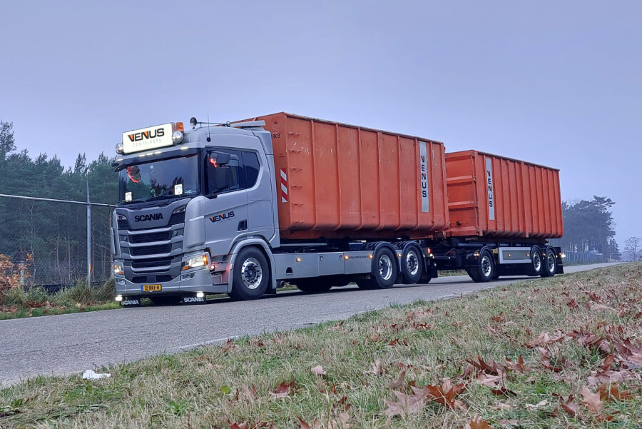 【予約】2026年発売予定 Venus Containers B.V. SCANIA R NORMAL CR20N 6X2 TAG AXLE RIGED / WSI 1/50 ミニカー トラック模型|ラストホビー