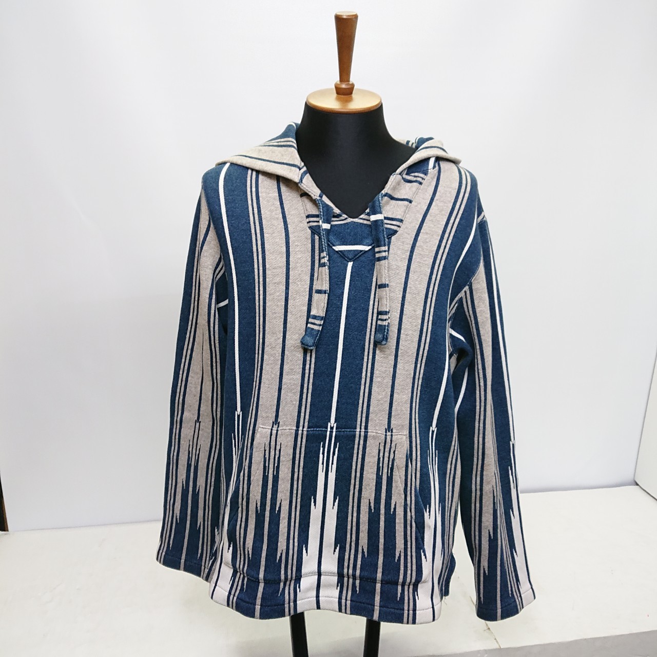 高質で安価 楽天市場 中古 Remi Relief Beams Plus レミレリーフ ビームス プラス 別注 バハジャケット プルオーバーパーカー メキシカン パーカー サイズm ストライプ 青 灰色 ブルー グレー 中古品 05r トレーダー 楽天市場店 最新モデルが入荷