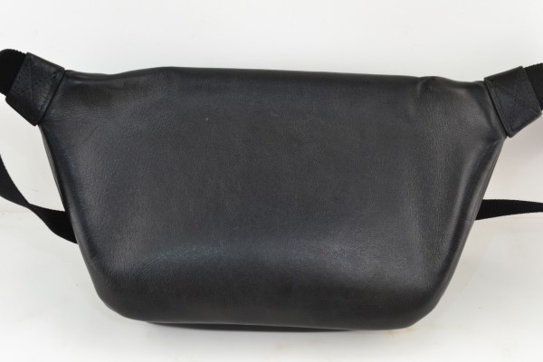 BALENCIAGA バレンシアガ EVERYDAY 552375 1065 02r10849 ベルトバッグ エブリデイ ボディバッグ ブラック  ウエストポーチ 黒 中古品 バッグ