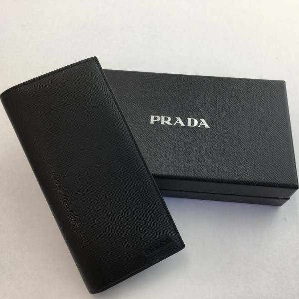 高品質の人気 PRADA プラダ メンズ二つ折り長財布 フラップ長財布