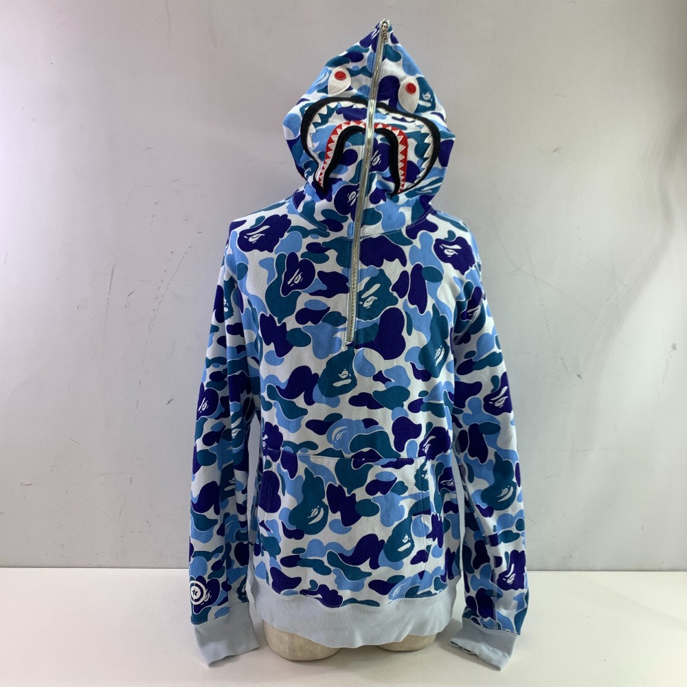 A BATHING APE®️ パーカー　ホワイト　蛍光　迷彩　Lサイズ A BATHING APE®️ パーカー ホワイト 蛍光 迷彩 Lサイズ A