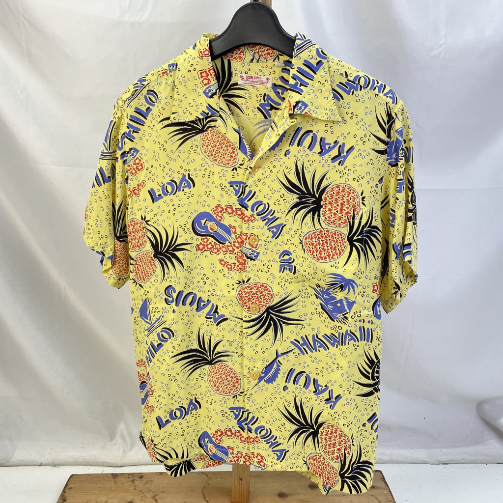 サンサーフ ハワイアン アロハシャツ XSサイズ SUNSURF 黄色 半袖 SUNSURF(サンサーフ)レーヨン半袖アロハ『FAMILIAR FLOWER