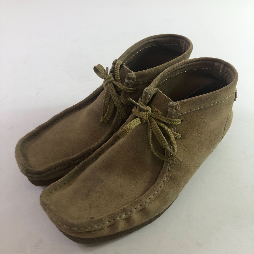 04w6460∞※【中古】 Clarks クラークス ワラビーブーツ モカシン ベージュ UK7 スウェード 【八王子店】
