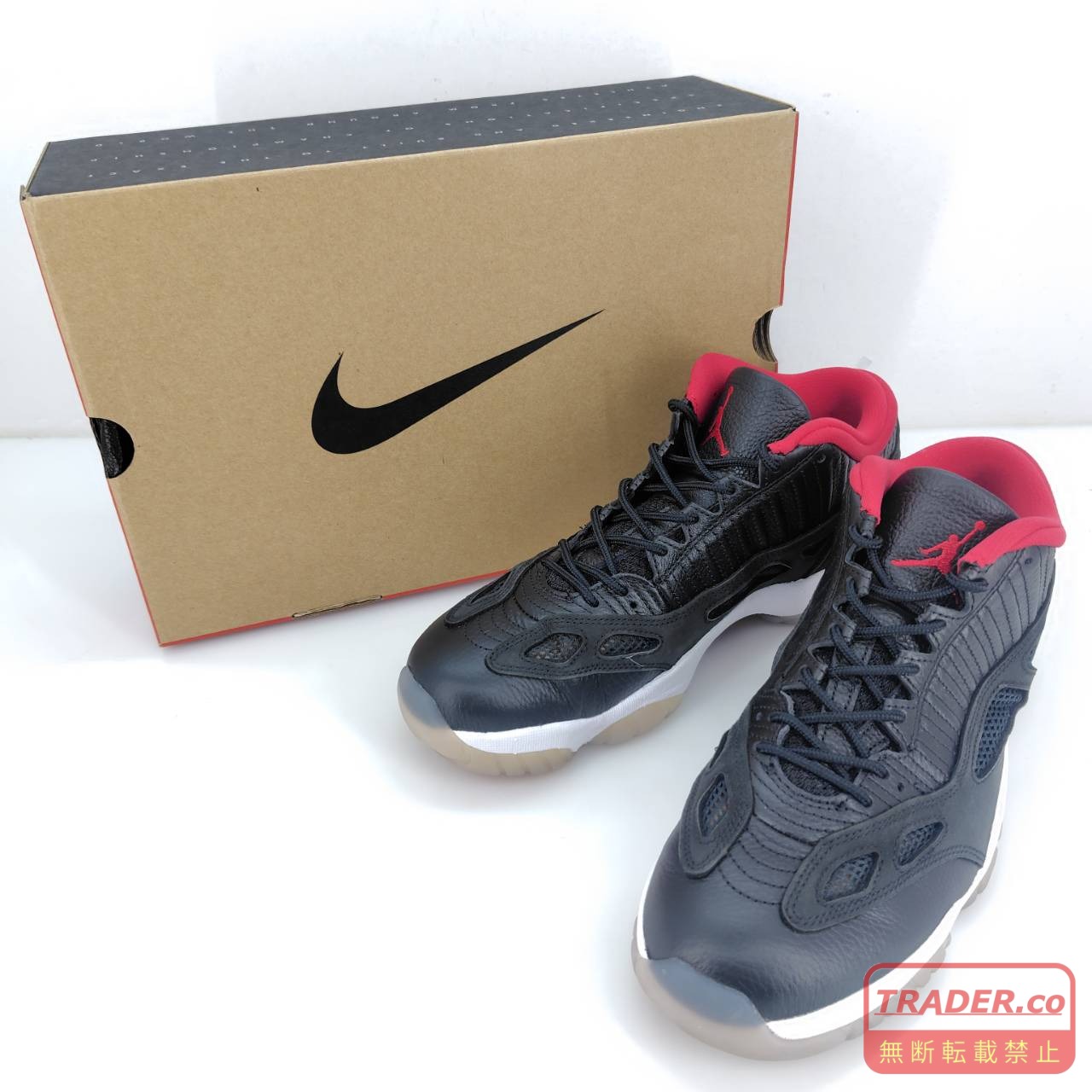 【中古】 ナイキ NIKE  エアジョーダン 11 レトロ 置き目 IE AIR JORDAN 11 RETRO LOW IE  黒いこと/赤いこと  29.0糎 US11 UK10 EU45 中国製 メンズ  スニーカー  919712-023  05w21179  【館林店】
