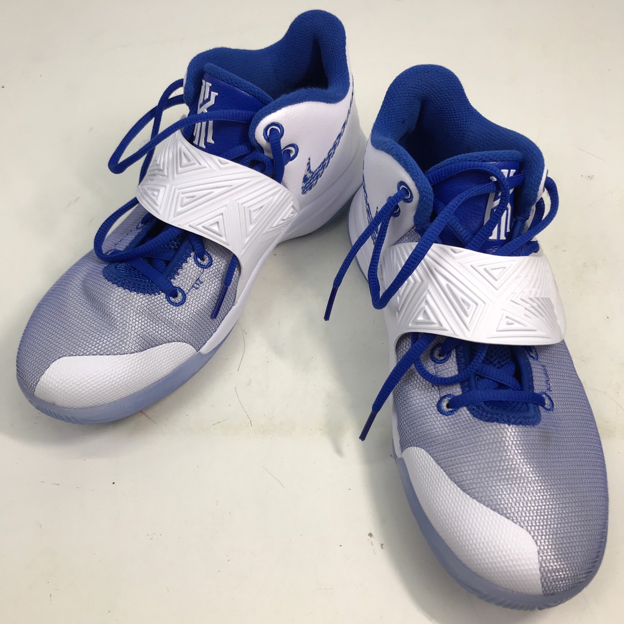 中古 Nike ナイキ スニーカー Kyrie Flytrap 3 Ep カイリー フライト一回り 3 Ep Cd0191 100 メンズ 号数27cm 白 青 White Blue ホワイト 青色 箱なし 中古品 01r2478 Manitobachiropractors Ca