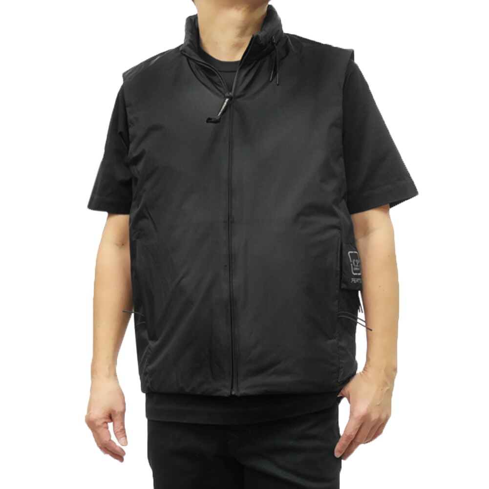 C.P. COMPANY シーピーカンパニー メンズ ナイロンベスト 18CLVE003A 110033A Metropolis ブラック スポーティー 収納フード｜TRE STYLE