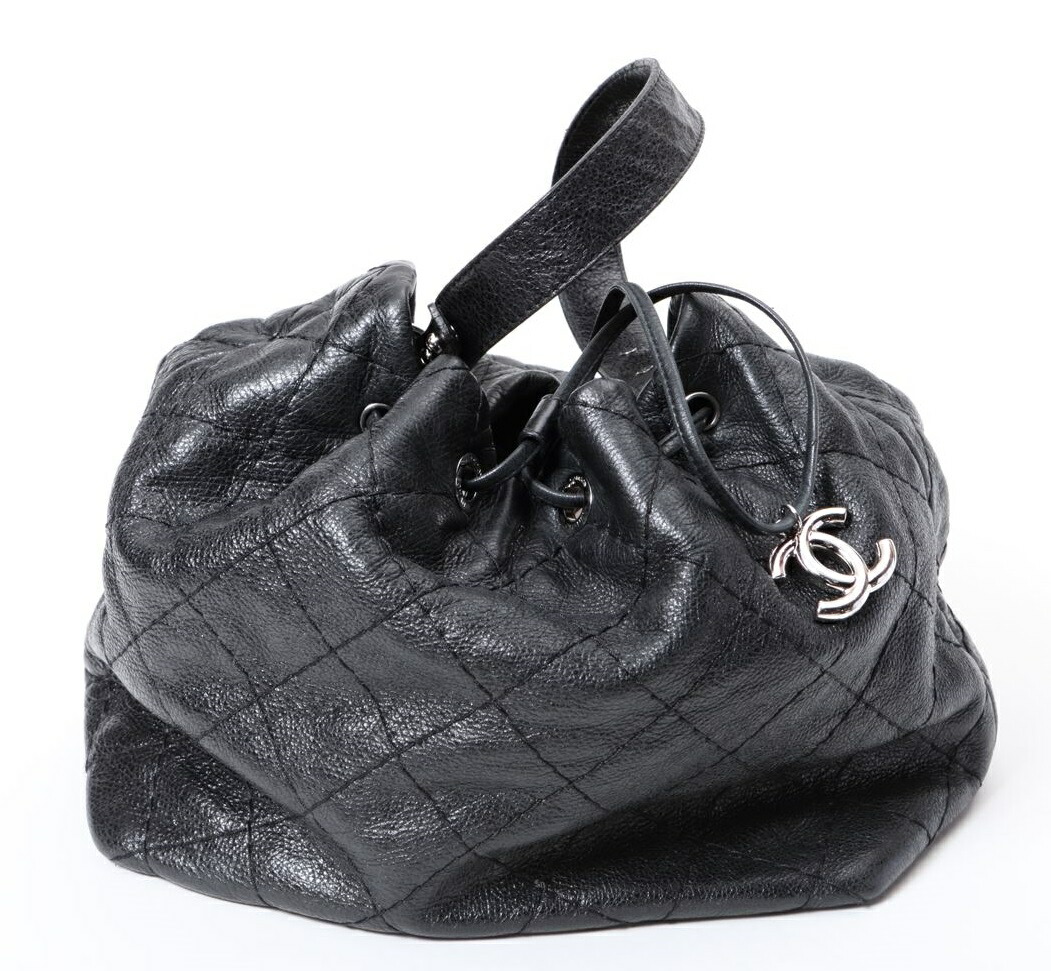 CHANEL ビーズ装飾 ブラック巾着バッグ CHANEL - シャネル ビーズ×サテン ポーチ 巾着 パーティーバッグ