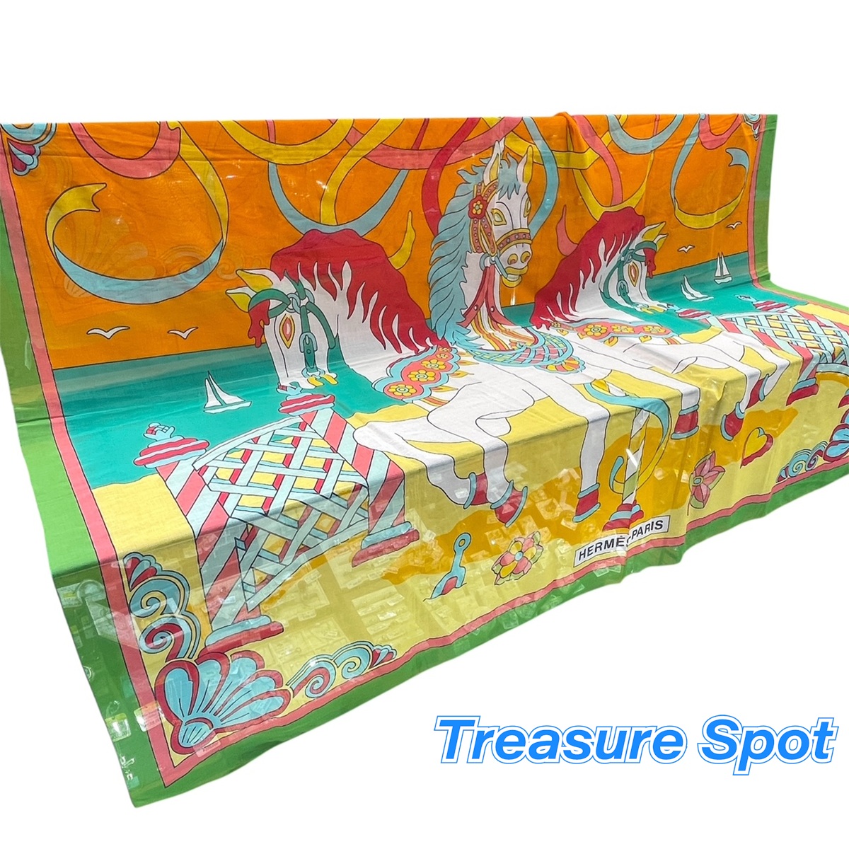 HERMES エルメス　シルクスカーフ　アスコットタイ　オウム柄 HERMES エルメス シルクスカーフ アスコットタイ オウム柄