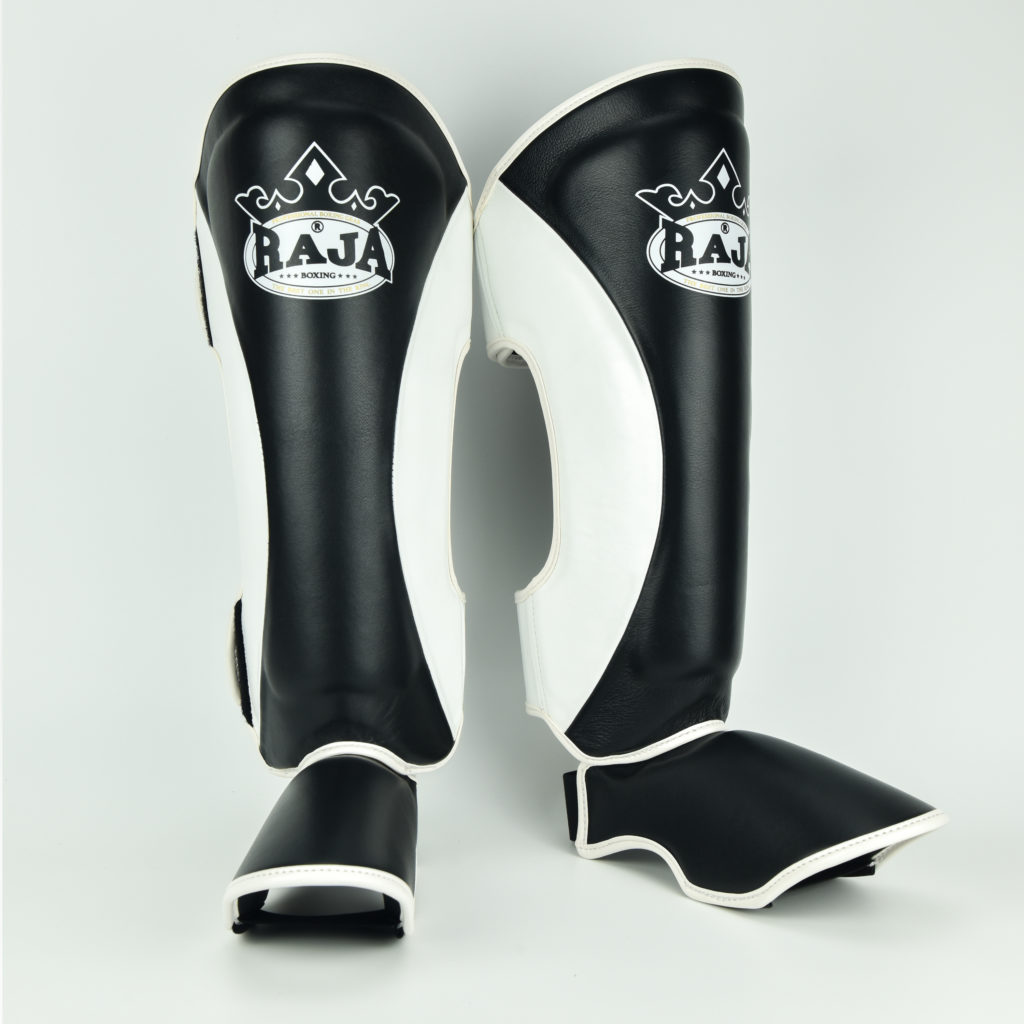 【楽天市場】レガース S M Lサイズ キックボクシング ムエタイ 空手 テコンドー 総合格闘技 キックパット キックパッド：スリーセブン