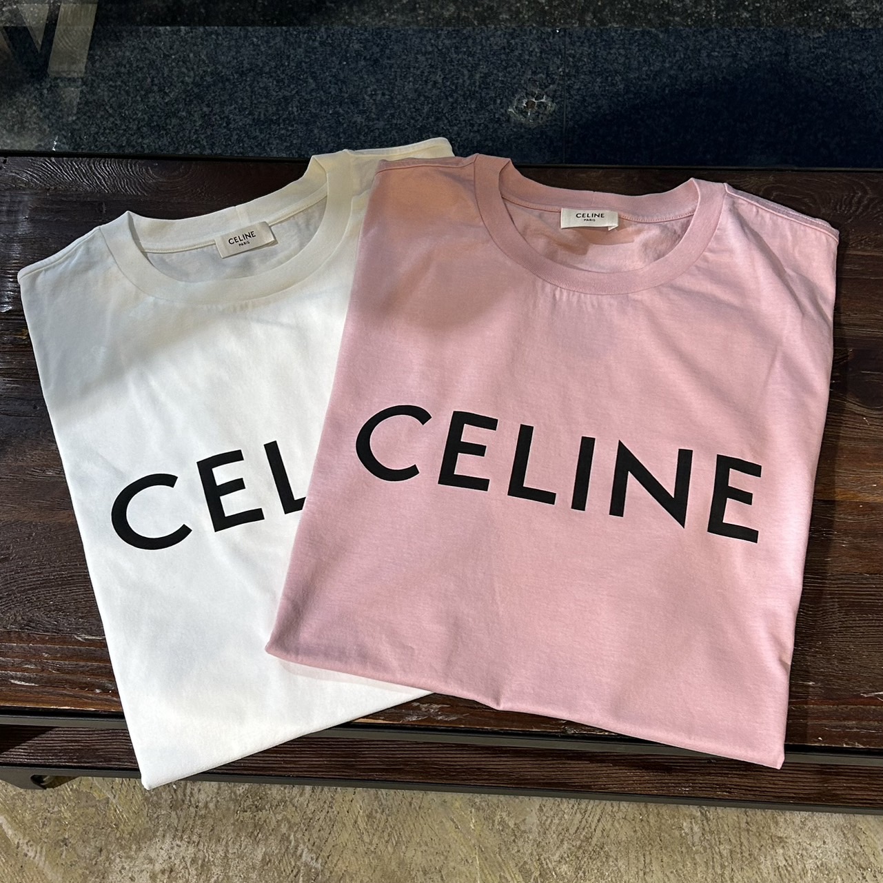 タイムセール！】 CELINE セリーヌ 2X681671Q ルーズ Tシャツ コットン