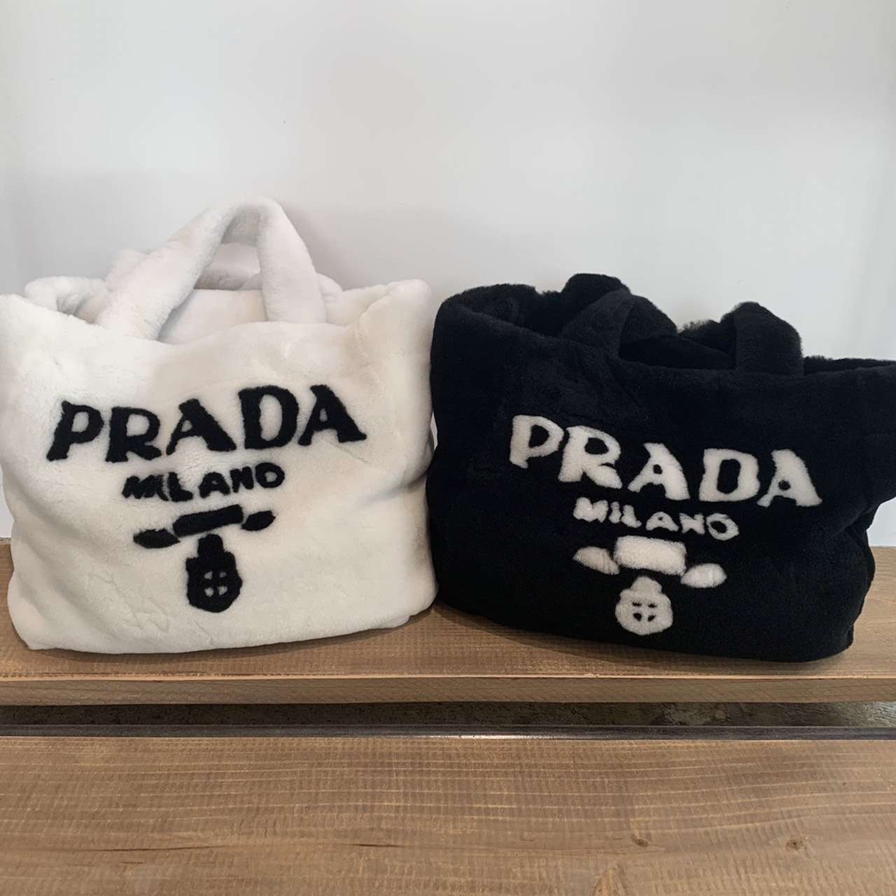 PRADA(プラダ)シアリング ミニバッグ www.freixenet.com