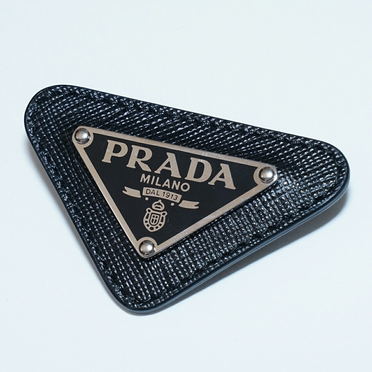 最新 Prada プラダ 2is061 Qhh サフィアーノ エナメル トライアングルピン アクセサリー ブランド メンズ バッヂ ロゴ お洒落 プレゼント ワンポイント Blog Doacaolegal Com Br