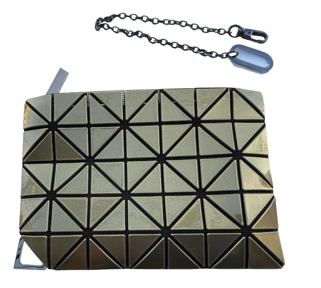 ISSEY MIYAKE イエロー 二つ折りコインケース　バオバオイッセイミヤケ ISSEY MIYAKE イエロー 二つ折りコインケース バオバオイッセイ