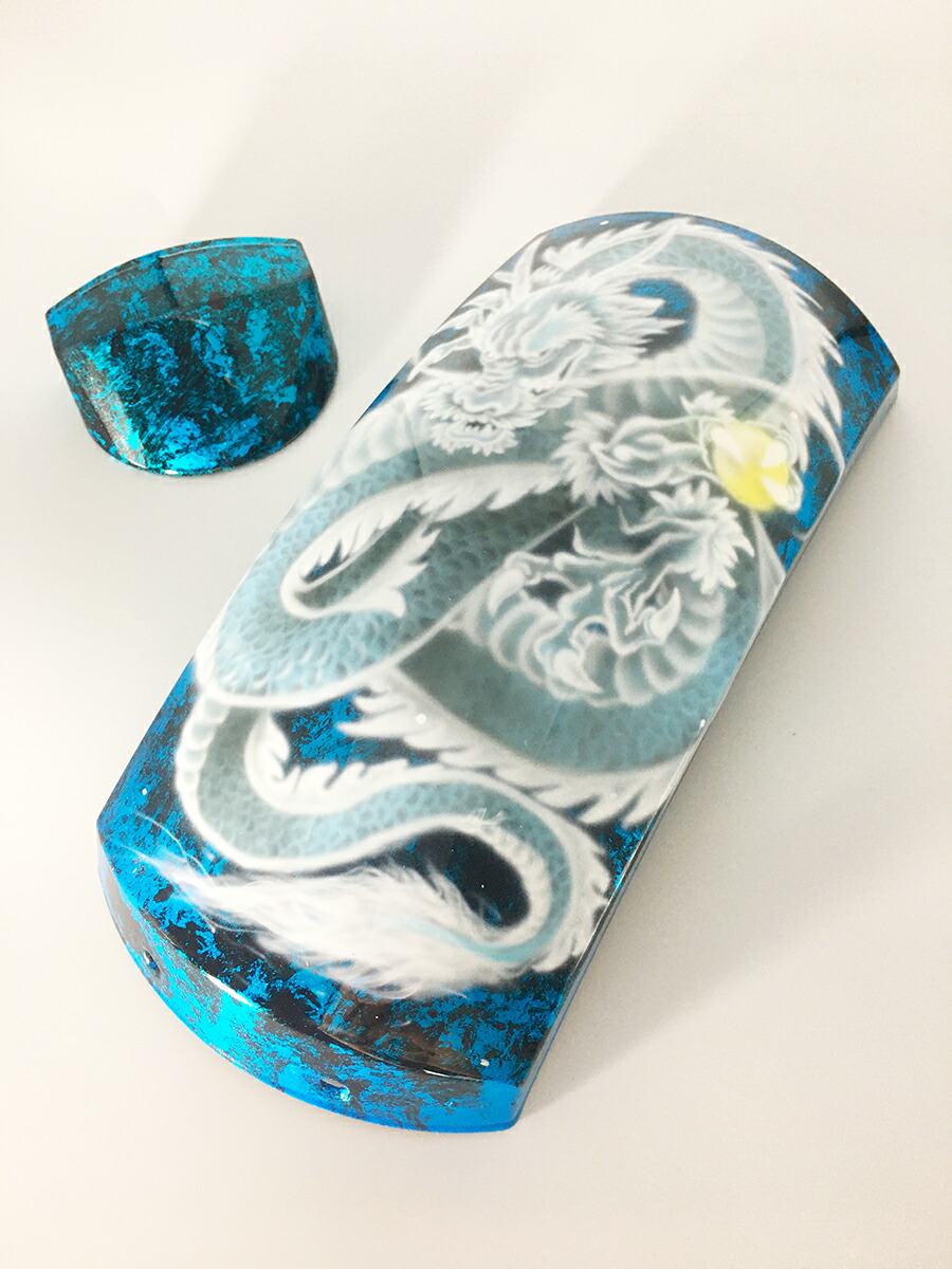 津軽三味線用【 胴掛・天神セット メタリック エアブラシ 朧青ｘ飛龍 (紐付) 】胴掛け紐付き｜三味線shop TRES LINEAS