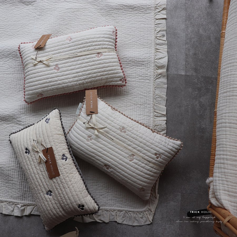 楽天市場 数量限定わけあり商品 ミニクッション さくらんぼの刺繍 枕カバー 中綿 約25 40ｃｍ 分離型 Trick Holic トリックホリック Trick Holic 楽天市場店