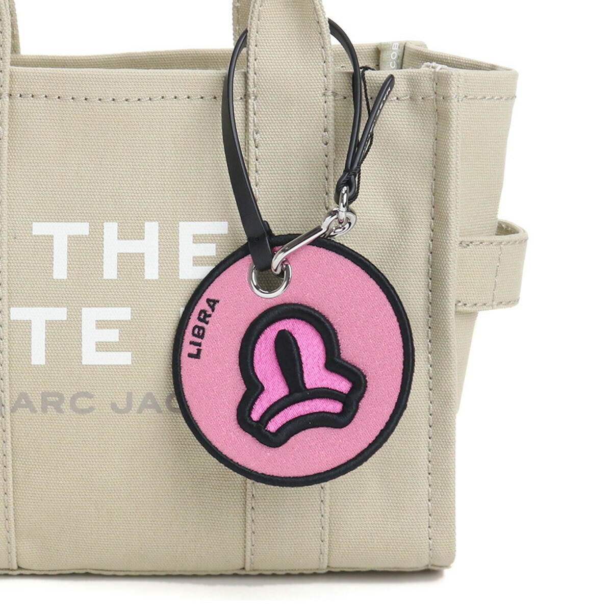 C**様 マークジェイコブス /香水バッグチャーム未使用 MARC JACOBS マークジェイコブス バッグチャーム THE LEATHER