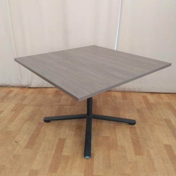 【中古】 KOKUYO コクヨ 角テーブル 折り畳みテーブル MTT-V1010MG5 2019年製 ブラウン カフェテーブル スクエア 角 ダイニングテーブル カフェ テーブル スクエアテーブル 飲食店 コーヒーテーブル 正方形 四角 休憩室 ダイニング