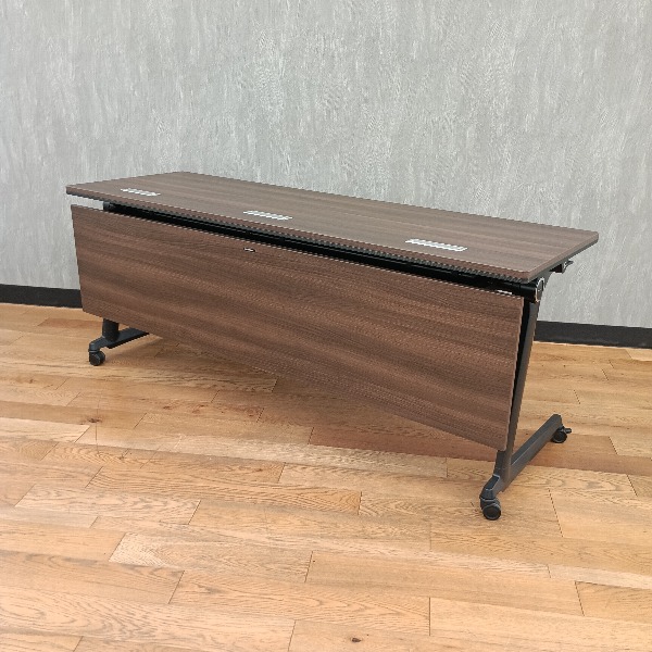 オカムラ 折りたたみ 会議用テーブル 81E52B-MBX3 2023年製 ブラウン ミーティングテーブル 会議テーブル 折りたたみテーブル 中古 直接引取OK！