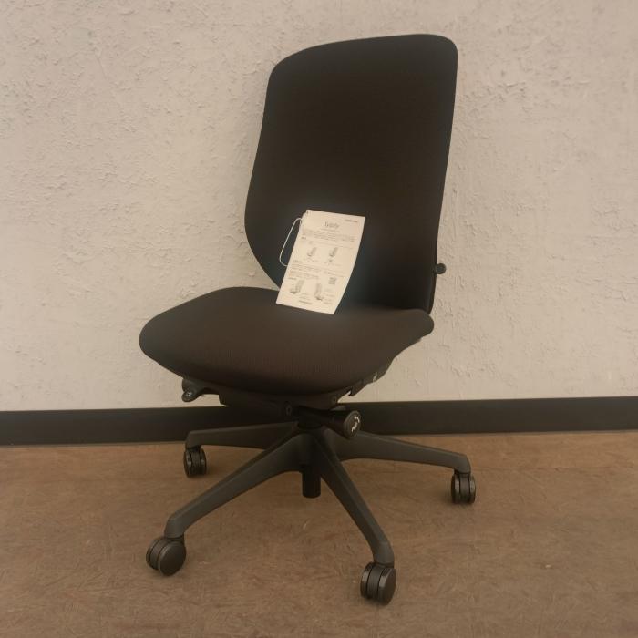 オカムラ オフィスチェア 肘なし シルフィー，肘なし背クッションハイ ブラック 中古C637XR-FSF1 クリーニング済みデスクチェア 事務椅子 テレワーク 椅子｜中古オフィス家具　リサコ