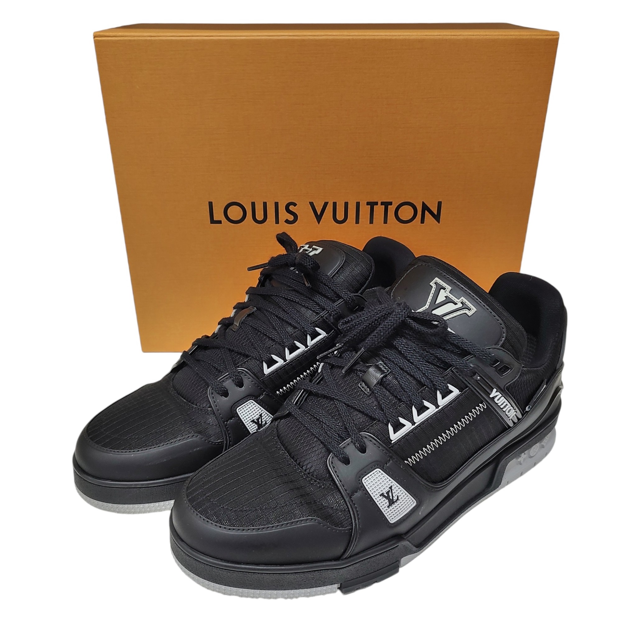 【中古】LOUIS VUITTON ルイ・ヴィトン LV調教師 置き目とり捨てる なめし革  スニーカー 9 黒いこと メンズ