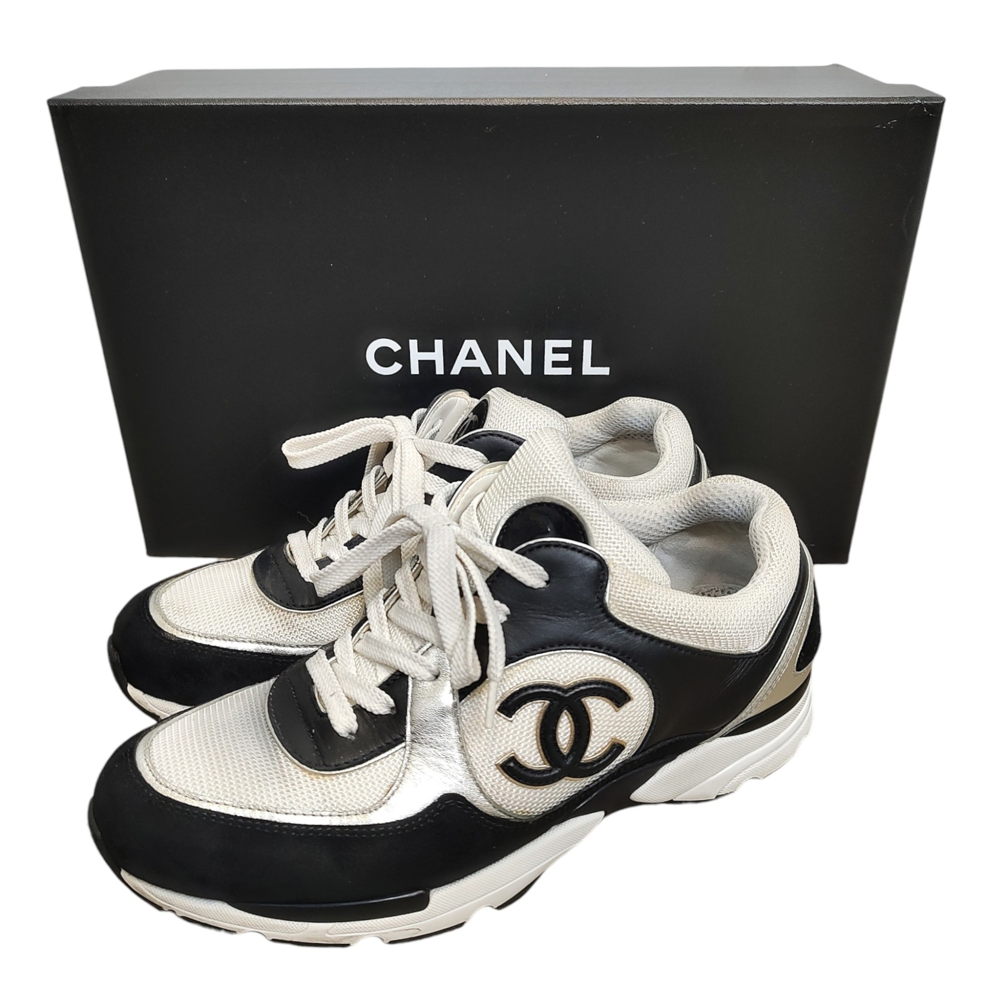 【中古】CHANEL シャネル ココマーク なめし革スエードクロス  置き目とり捨てる スニーカー G39068 42 白いこと×黒いこと×しろがね色 メンズ
