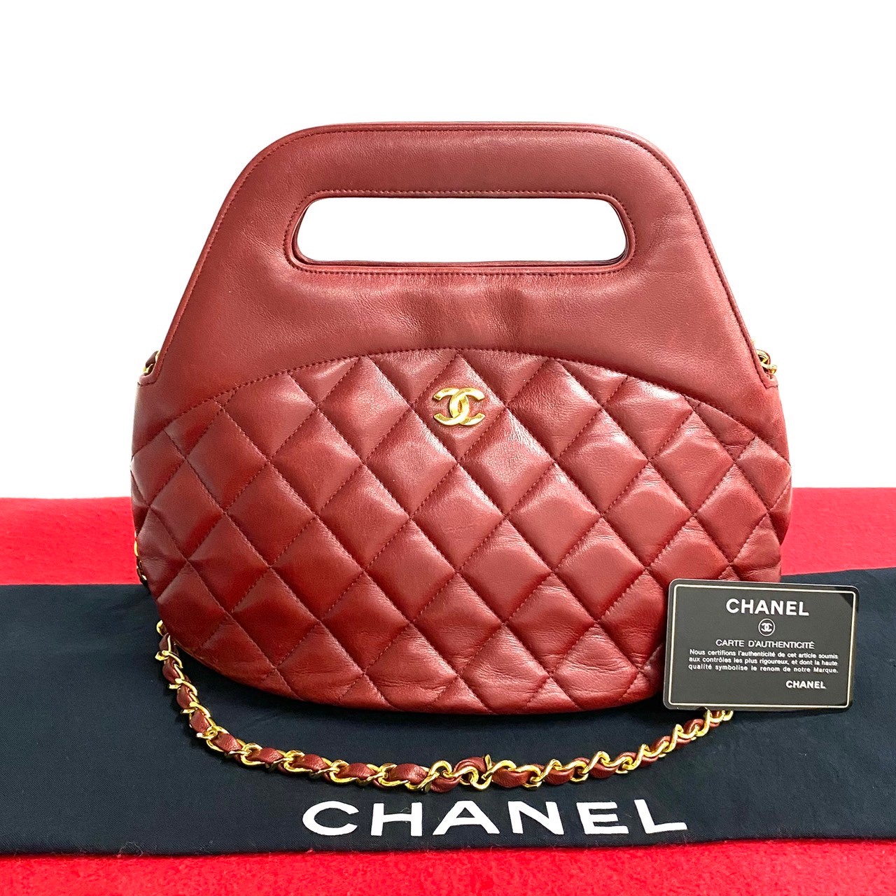 【尖んがり2倍】極 美品 袋付き添い人 歌留多 判子有 1番台 CHANEL シャネル マトラッセ ココ 子ヒツジ素はだ 2way ハンドバック ショルダーバッグ 赤いこと 12847 【貨物輸送無料】【中古】