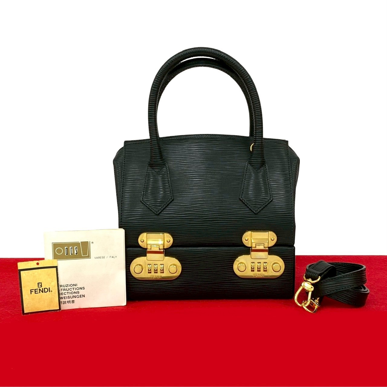 【尖んがり2倍】極 美品 FENDI フェンディ ロゴタイプ 金具 エピレザー 本革 2way ハンドバック バニティバッグ メイクボックス席 ショルダーバッグ 黒 25747【貨物輸送無料】【中古】