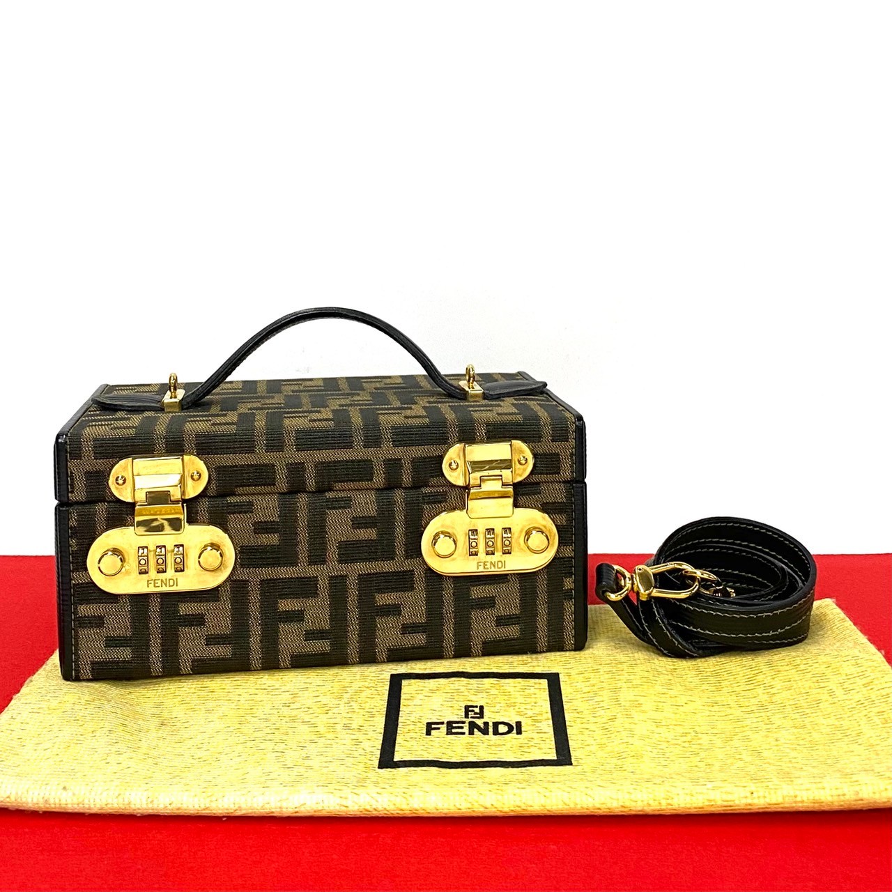 ほぼ未使用 希少品 保存袋付 FENDI フェンディ レザー 2way ショルダーバッグ ハンドバッグ ミニ トートバッグ レッド 赤 19229 FENDI - ほぼ未使用 希少品 保存袋付 FENDI フェンディ レザー 2way