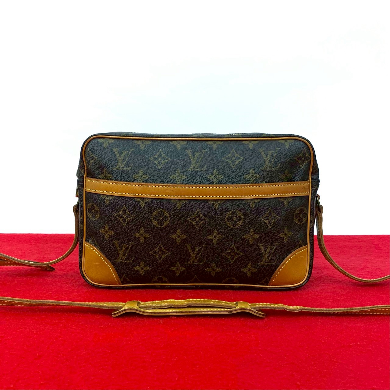 【ポイント2倍】極 美品 希少品 LOUIS VUITTON ルイヴィトン トロカデロ モノグラム レザー 本革 ショルダーバッグ ポシェット ブラウン 茶 23455 【送料無料】【中古】