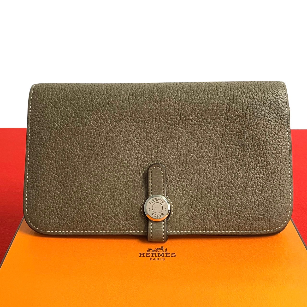【尖んがり2倍】極 美品 箱付 目じるし Y 滅多に無い品 HERMES エルメス トゴン GMトリヨンクレマンス なめし革 本革 二つ折り金入れ 長金入れ ウォレット エトゥープ 18049【貨物輸送無料】【中古】