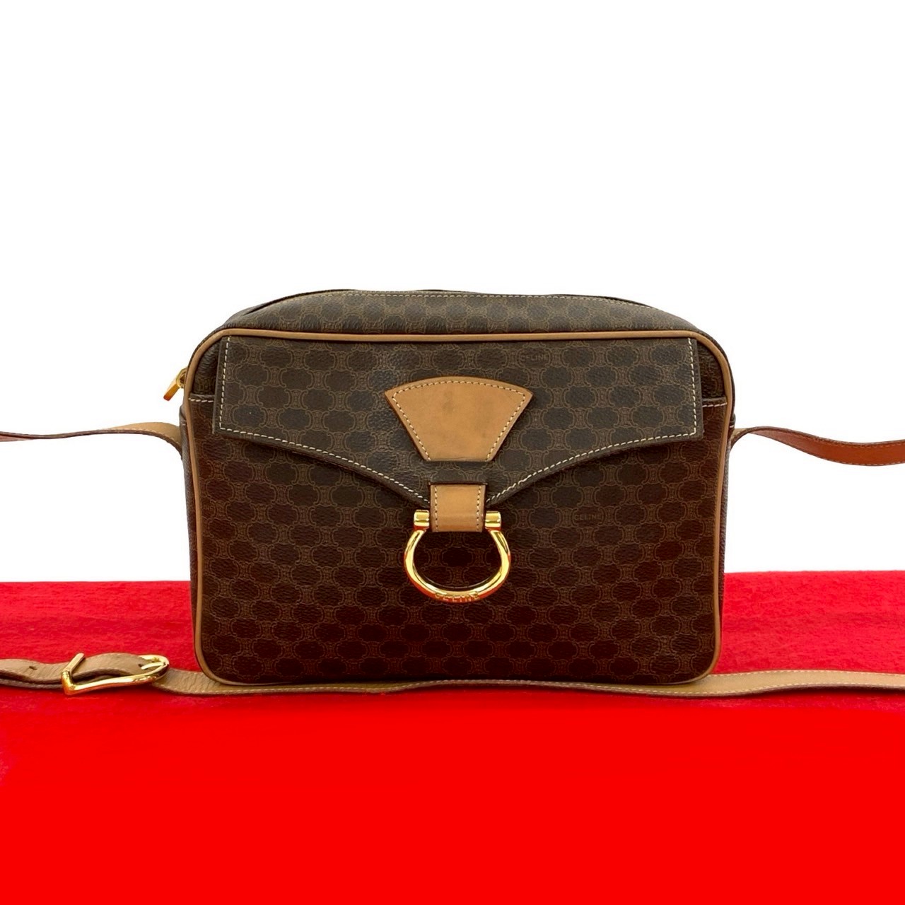 【尖んがり2倍】極 美品 滅多に無い品 CELINE セリーヌ ヴィンテージ マカダム ブラゾン トリオンフ ロゴタイプ 柄 なめし革 本革 ショルダーバッグ ポシェット茶  221-2【貨物輸送無料】【中古】
