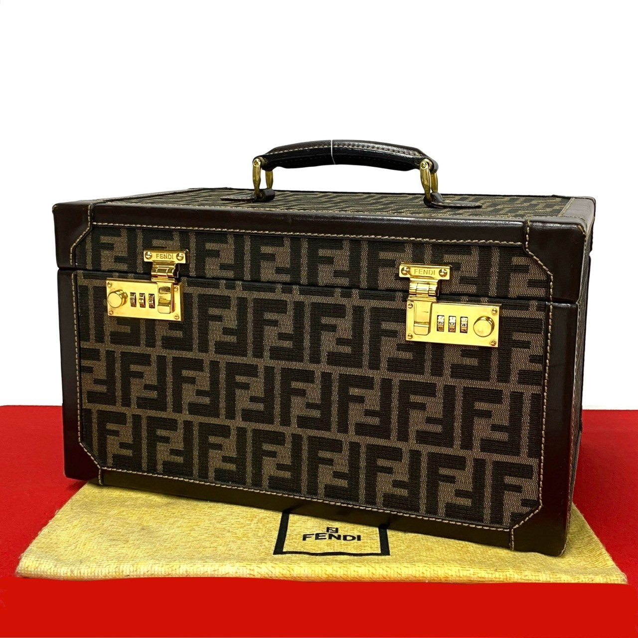 FENDI ズッカ柄 ケース 楽天市場】【広尾店】フェンディ FENDI ヴィンテージ ズッカ柄