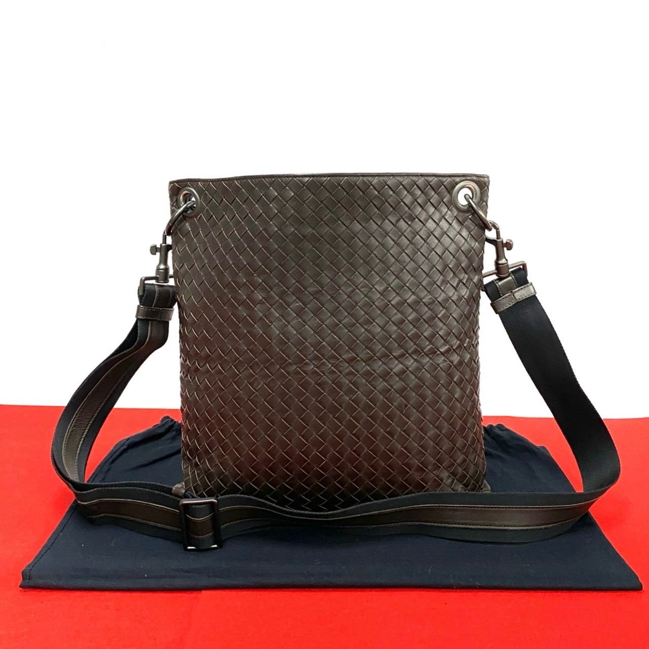 【尖んがり2倍】極 美品 BOTTEGA VENETA ボッテガヴェネタ イントレチャート なめし革 本革 ショルダーバッグ サコッシュ ポシェット 赤銅色 27788【貨物輸送無料】【中古】
