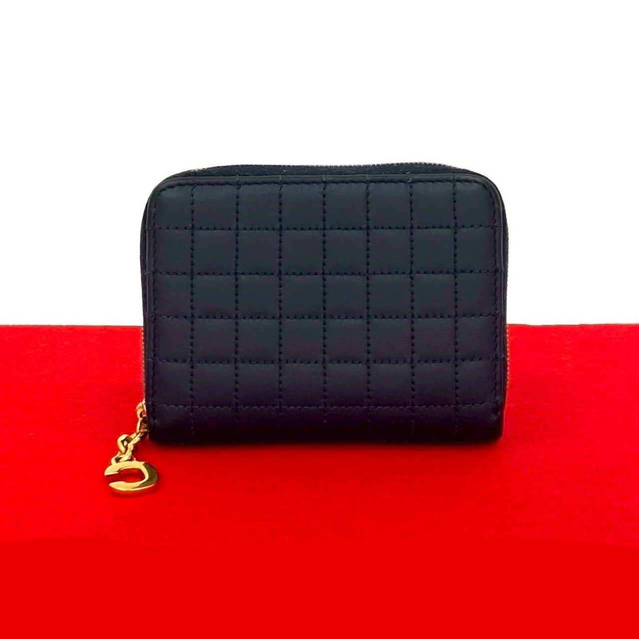 【ポイント2倍】ほぼ未使用 CELINE セリーヌ Cチャーム コンパクト ウォレット キルティング レザー 本革 ラウンドジップ 二つ折り 財布 ネイビー 37267【送料無料】【中古】|Trip Vintage