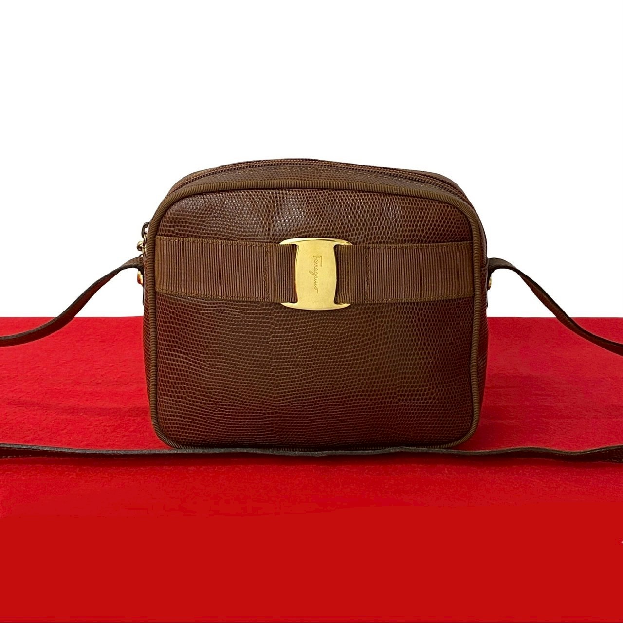 【ポイント2倍】極 美品 Salvatore Ferragamo サルヴァトーレフェラガモ ヴィンテージ ヴァラ 金具 レザー ショルダーバッグ ポシェット ブラウン 24118【送料無料】【中古】