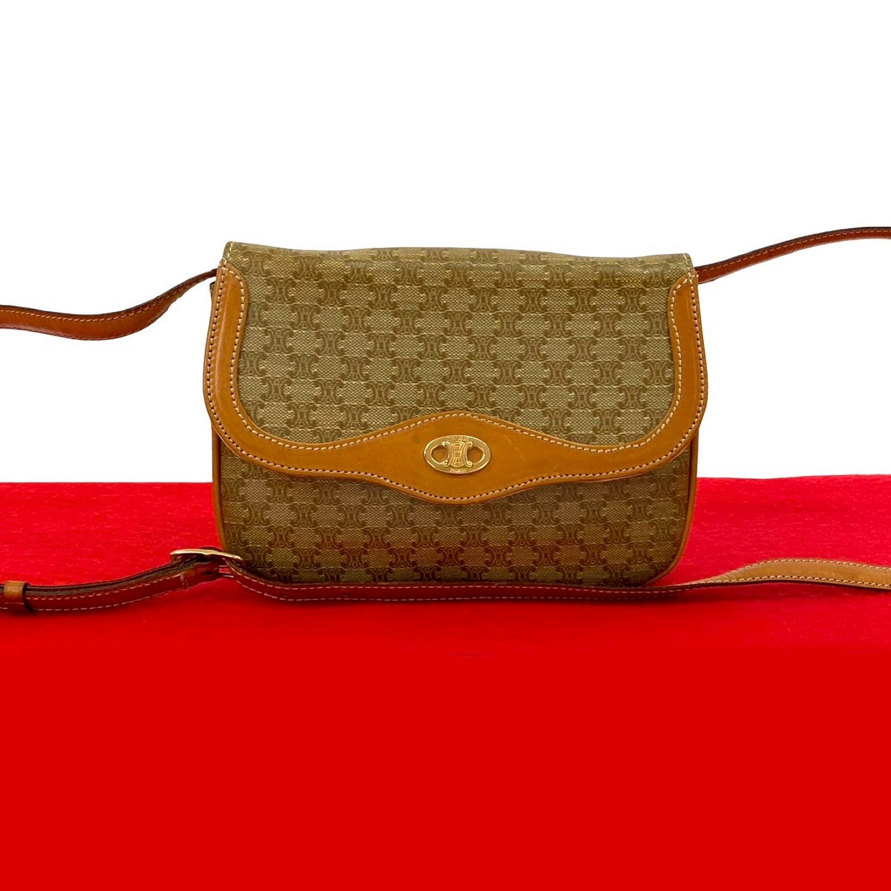 【尖んがり2倍】極 美品 CELINE セリーヌ ヴィンテージ マカダム ブラゾン トリオンフ 柄 なめし革 ミニ ショルダーバッグ ポシェット 赤銅色 54539【貨物輸送無料】【中古】
