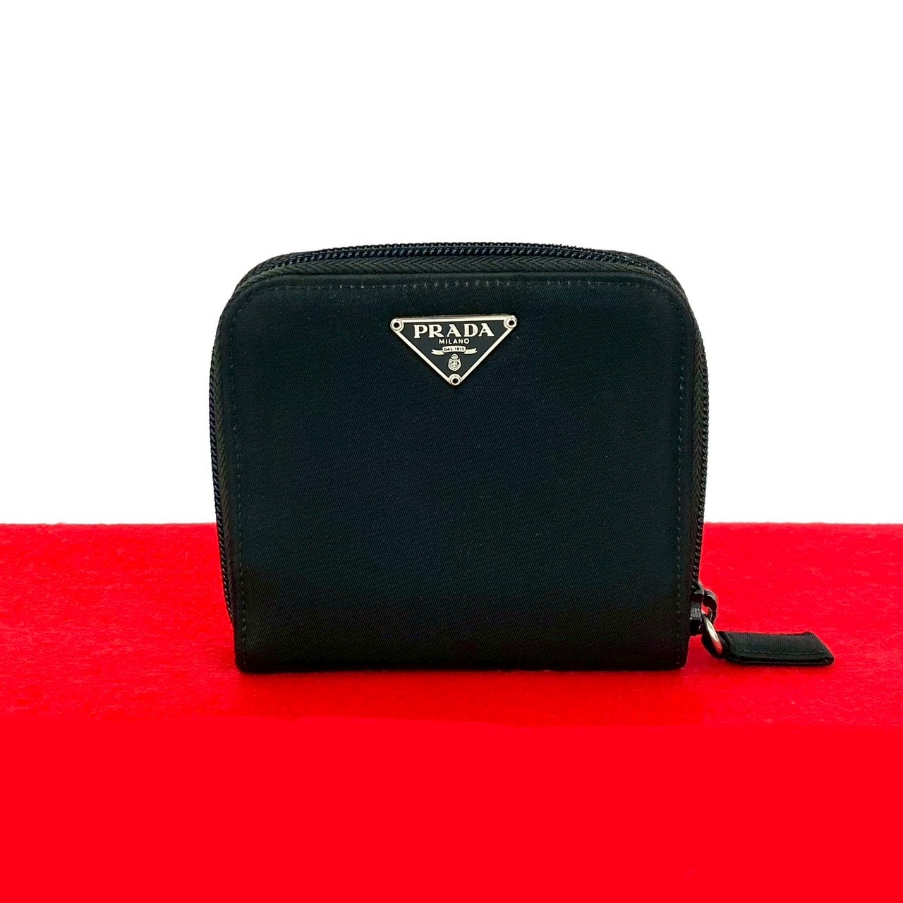 プラダ　RE-NYLON　2つ折り　財布 PRADA Re-Nylon 二つ折り財布