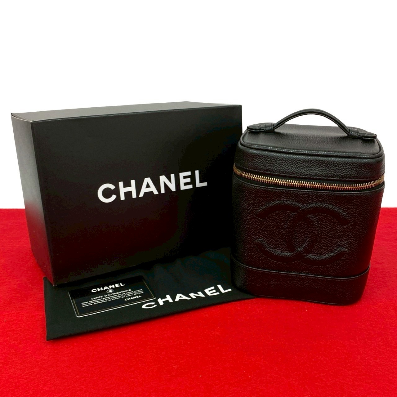 【ポイント2倍】未使用保管品 箱 袋付 カード シール有 CHANEL シャネル ココマーク キャビアスキン レザー 本革 ハンドバッグ バニティバッグ 黒 86709【送料無料】【中古】