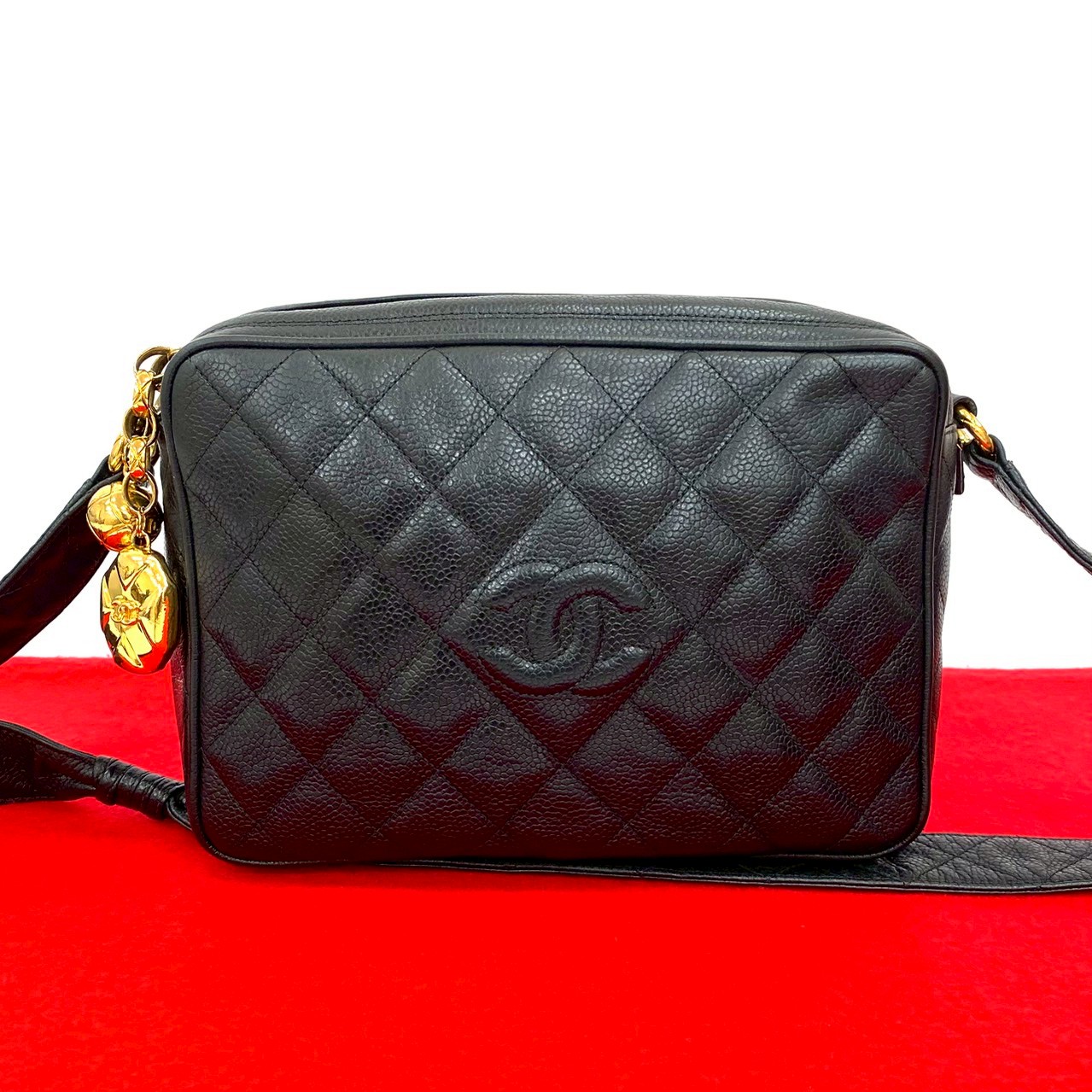 【尖んがり2倍】極 美品 印判有 2番台 CHANEL シャネル マトラッセ ココマーク キャビアひと肌 なめし革 本革 ショルダーバッグ ポシェット 黒いこと 38893【貨物輸送無料】【中古】 レディースバッグ-ショルダーバッグ・メッセンジャーバッグ