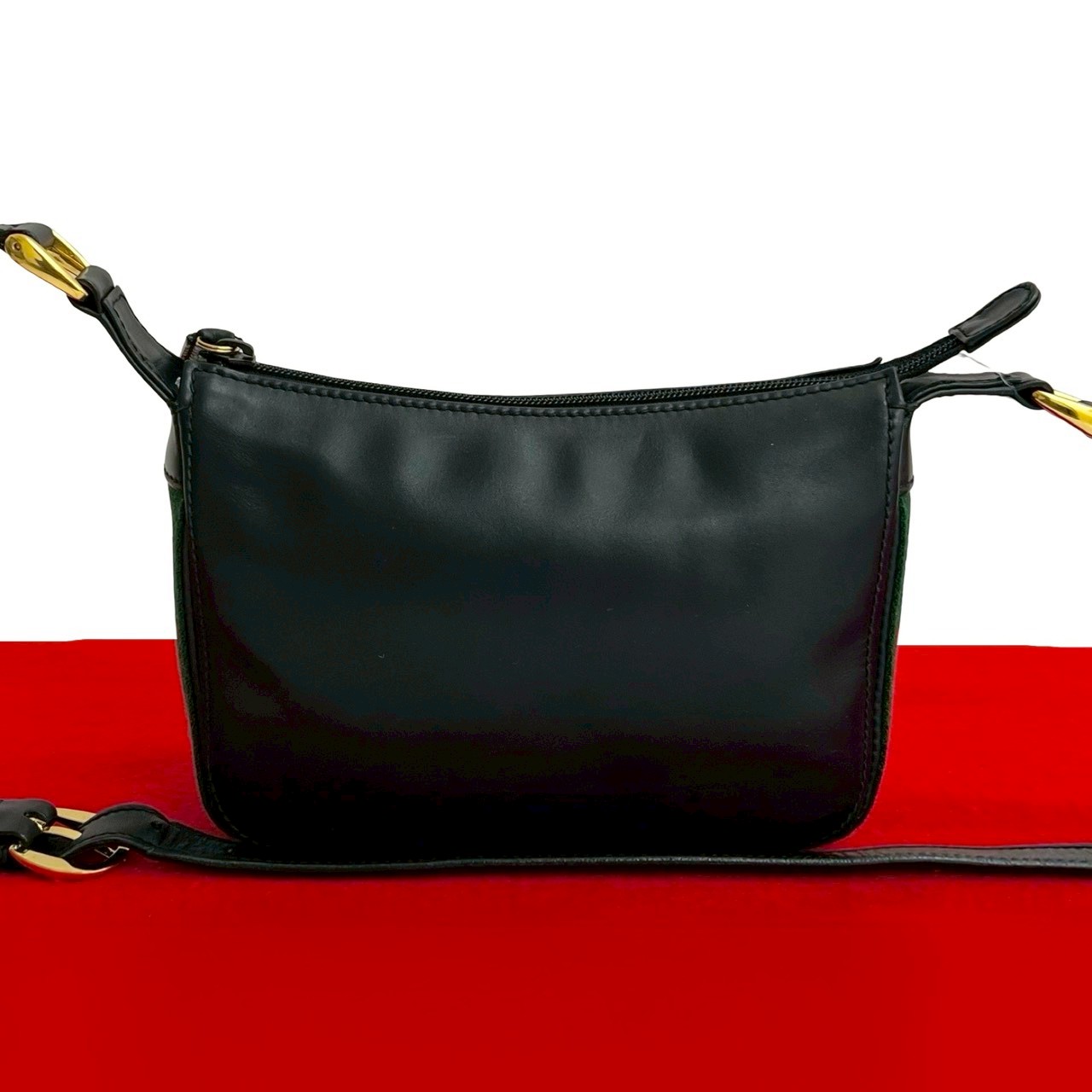 【尖んがり2倍】極 美品 GUCCI グッチ 年寄りのグッチ ヴィンテージ シェリー酒伝達ルート なめし革 本革 ショルダーバッグ ポシェット サコッシュ 黒いこと 33191【貨物輸送無料】【中古】