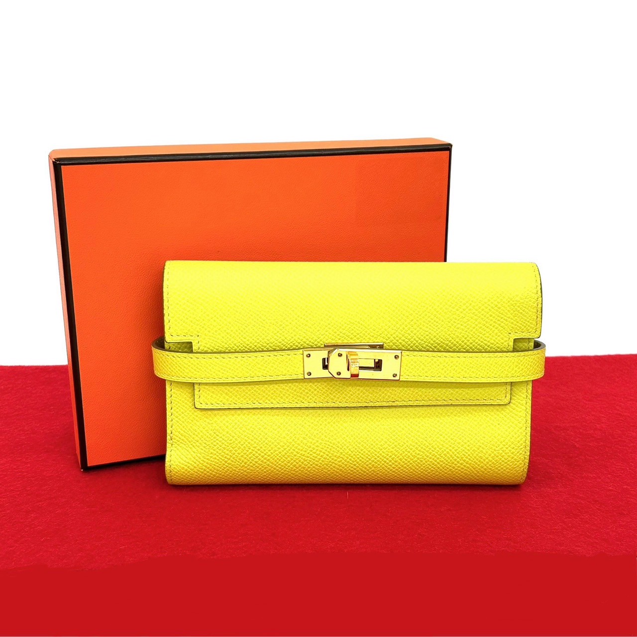 【尖んがり2倍】極 美品 箱付 D 目じるし HERMES エルメス ケリー ウォレット パウダーコンパクト エプソン なめし革 本革 二つ折り 金入れ ミニ ウォレット 金入れ 釣り銭入れ 黄色 d-193【貨物輸送無料】【中古】