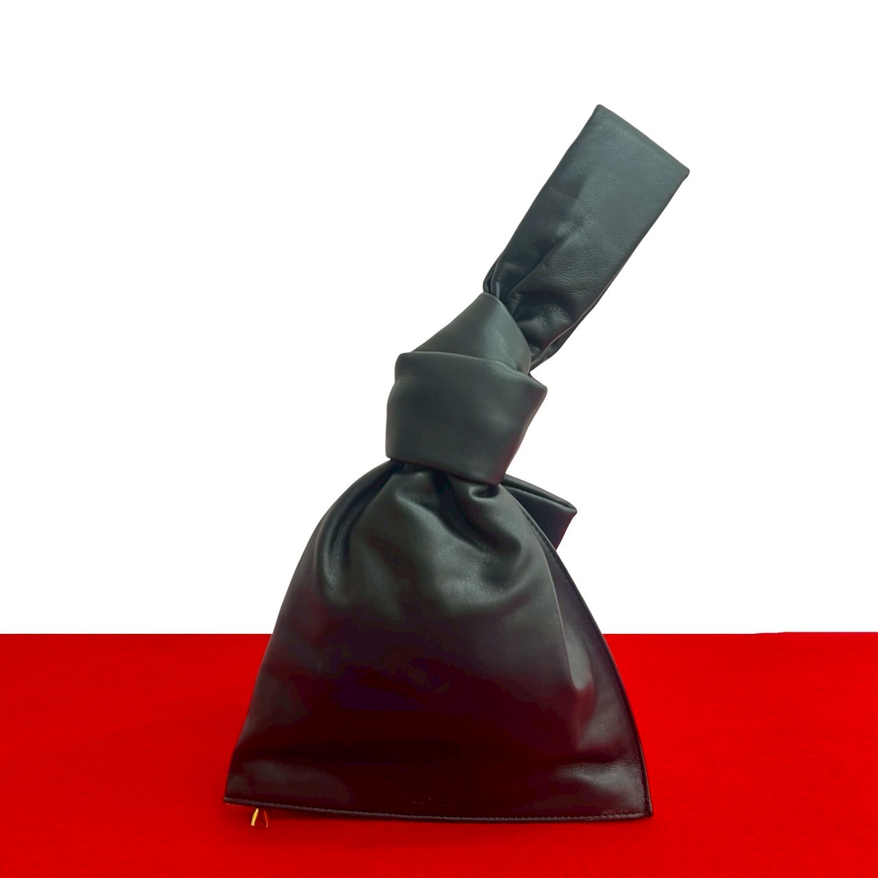 【ポイント2倍】未使用保管品 BOTTEGA VENETA ボッテガ ヴェネタ ミニ ザ ツイスト レザー 本革 ハンドバッグ クラッチバッグ ブラック 黒 58791【送料無料】【中古】