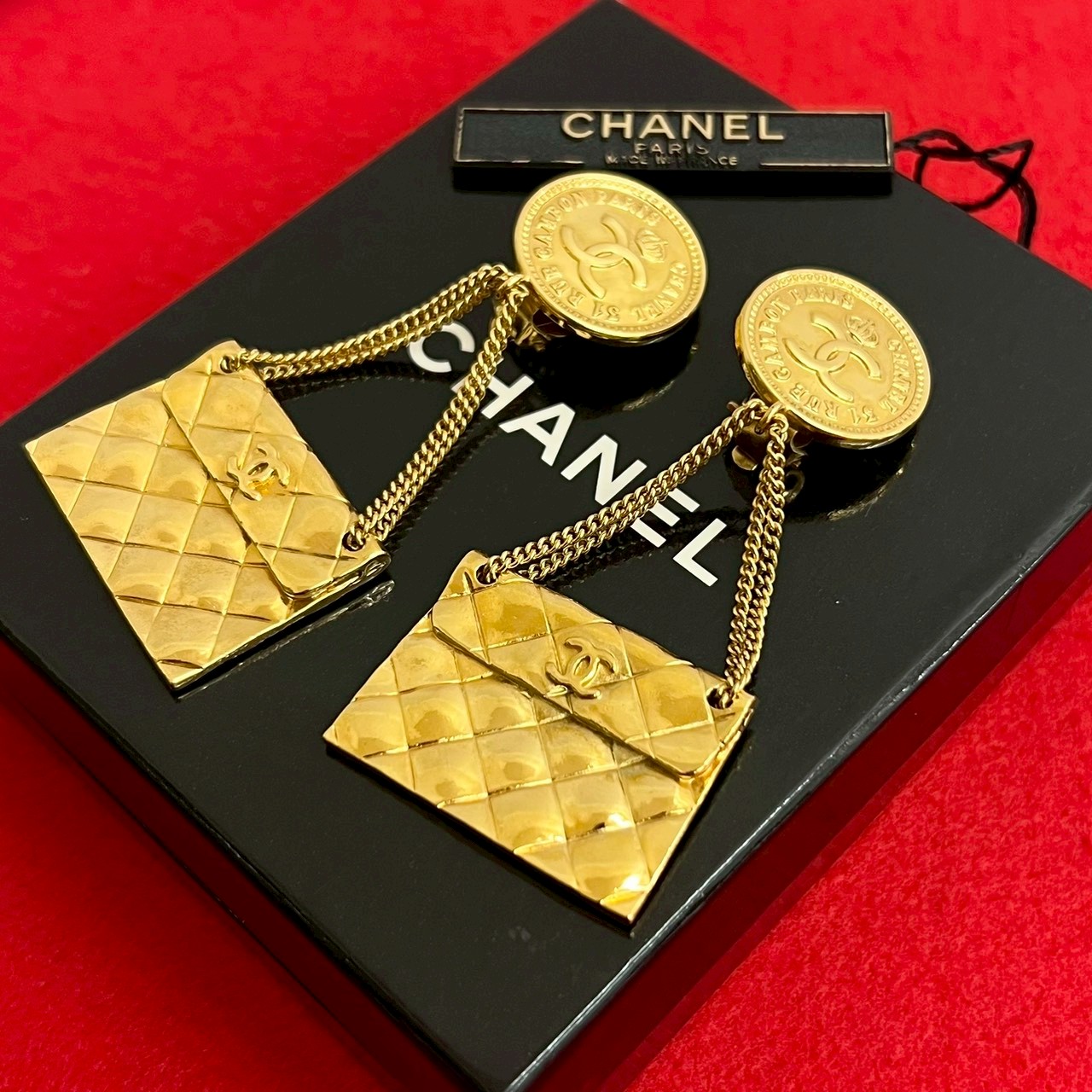 【ポイント2倍】極 美品 箱付き コメあり 93P CHANEL シャネル ココマーク マトラッセ バッグ モチーフ イヤリング アクセサリー ゴールド 69072【送料無料】【中古】