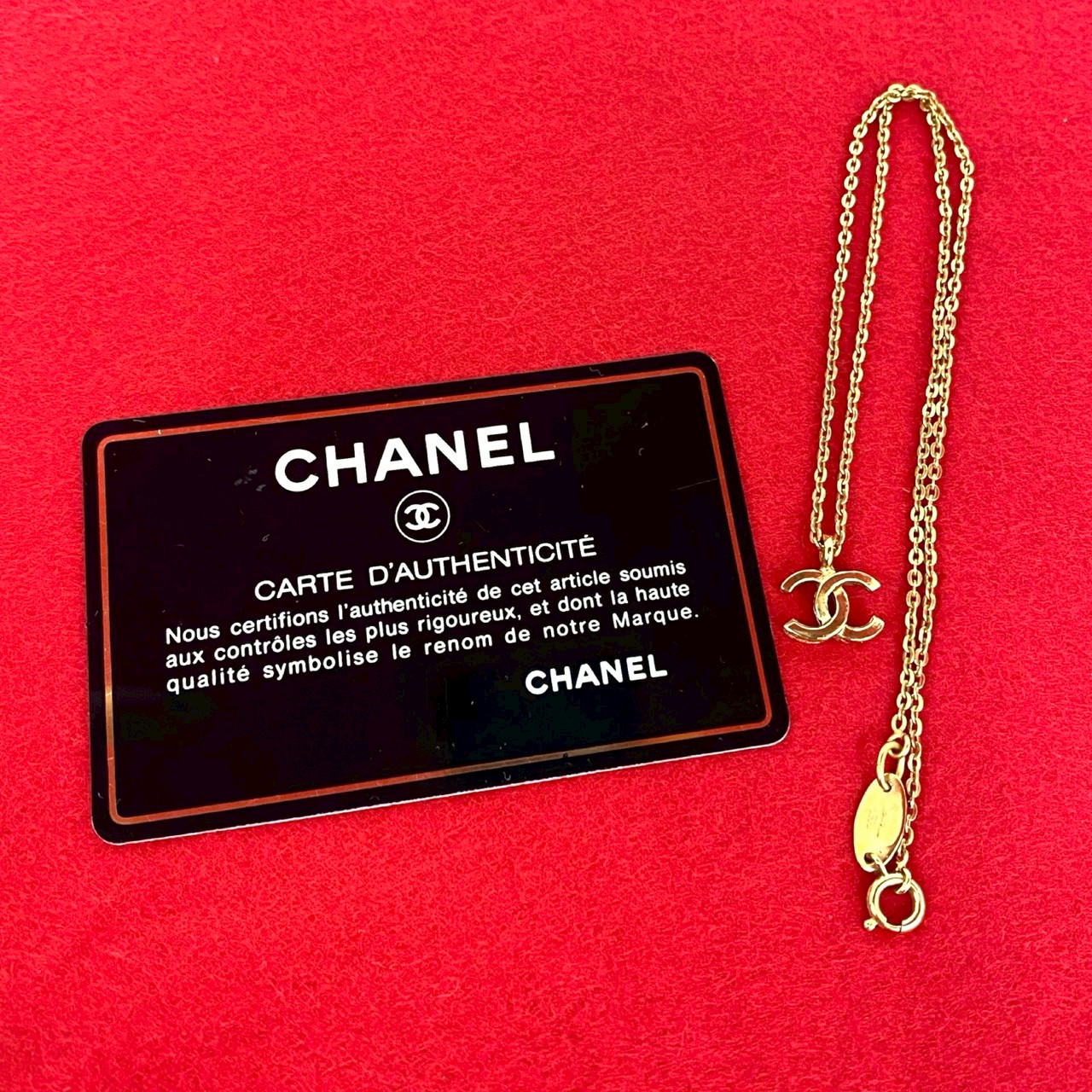 極美品CHANELシャネル　ヴィンテージボタンネックレス保存袋付 ヴィンテージ シャネル ボタンネックレス ブラック 保存袋付 1520