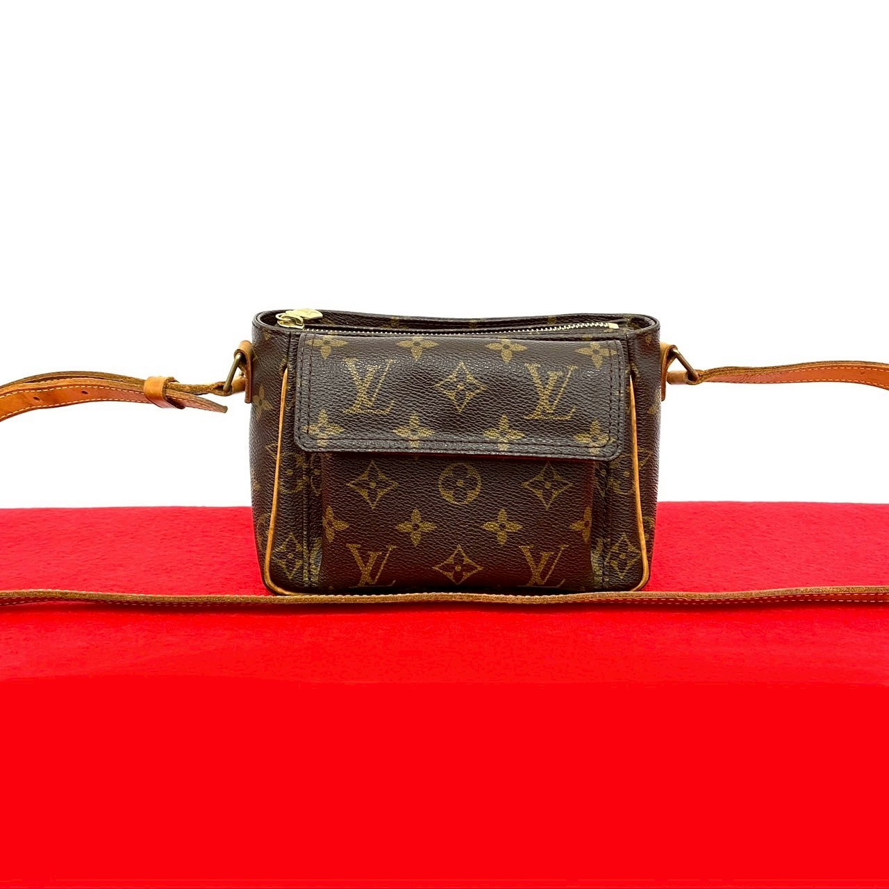 【ポイント2倍】極 美品 LOUIS VUITTON ルイヴィトン ヴィヴァシテ PM モノグラム レザー 本革 ミニ ショルダーバッグ ポシェット ブラウン 31319【送料無料】【中古】