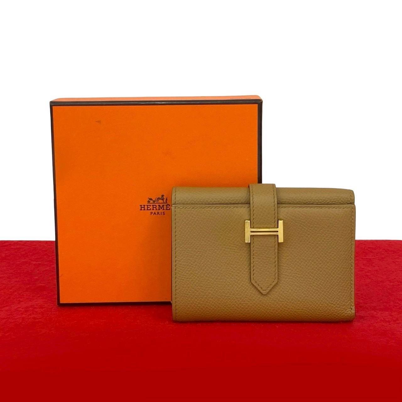 【ポイント2倍】未使用保管品 箱付き U 刻印 HERMES エルメス ベアン コンビネ ヴォーエプソン レザー 本革 三つ折り財布 ミニ ウォレット ベージュ 28712【送料無料】【中古】｜Trip Vintage