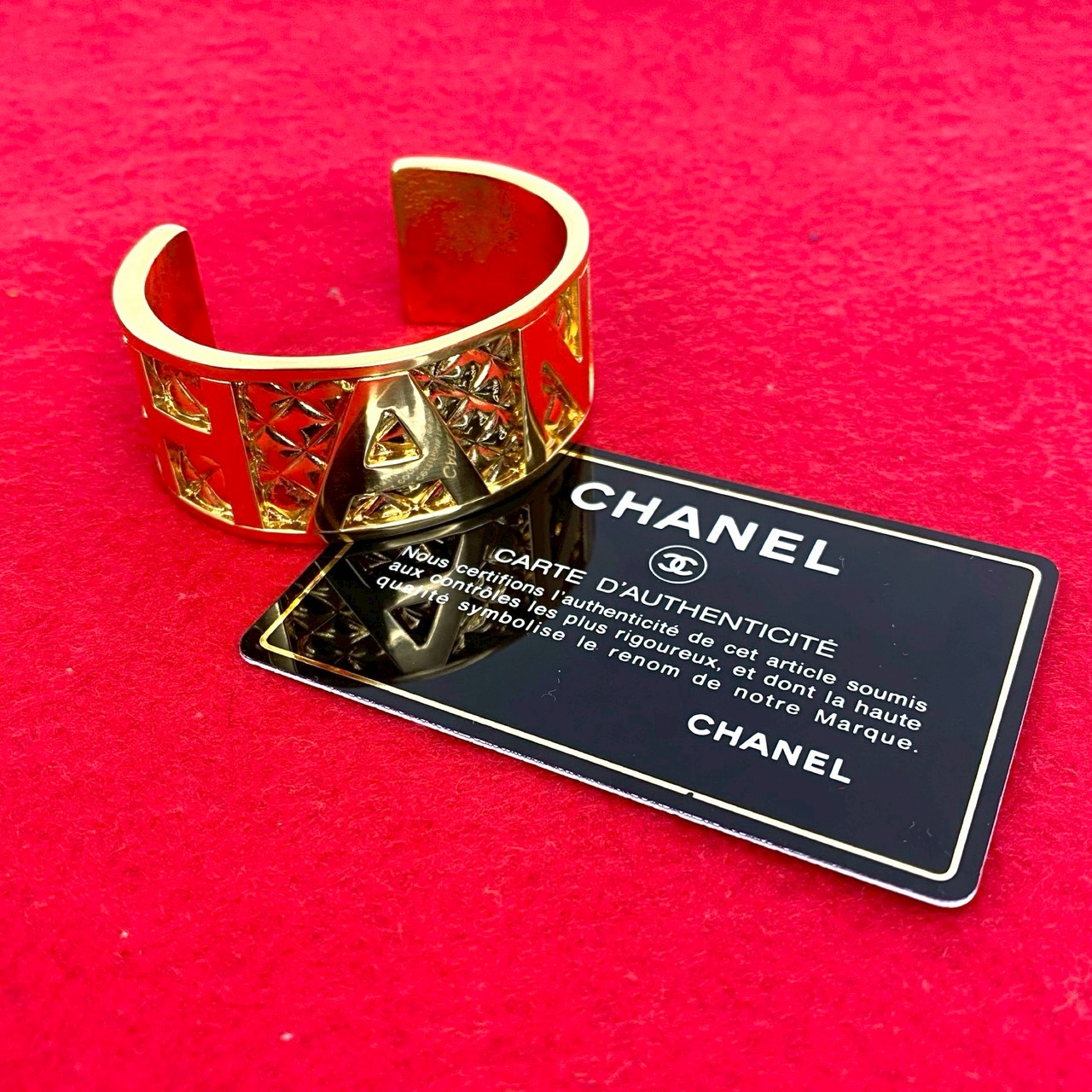 ◆CHANEL ◆希少◆ヴィンテージ◆パール◆バングル◆ブレスレット◆ロゴ ◇CHANEL ◇希少◇ヴィンテージ◇パール◇バングル◇ブレスレット