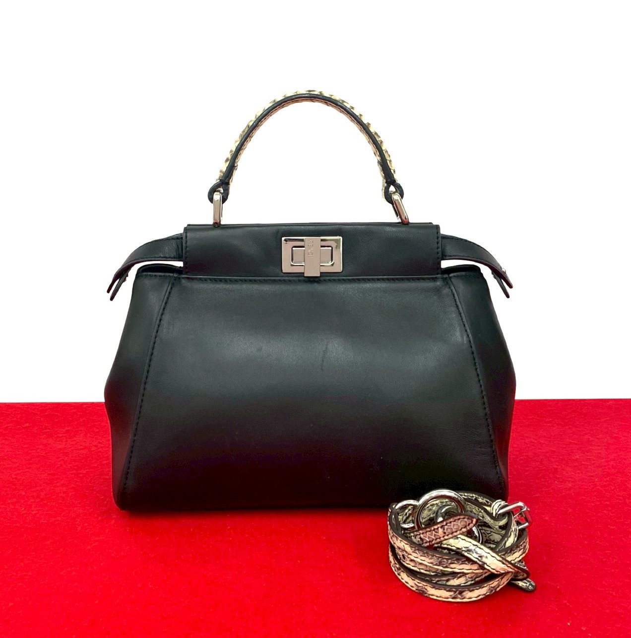 【尖んがり2倍】極 美品 FENDI フェンディ ピーカブー 異類異形 パイソン なめし革 本革 2way ハンドバック ショルダーバッグ ポシェット 黒いこと 73533【貨物輸送無料】【中古】
