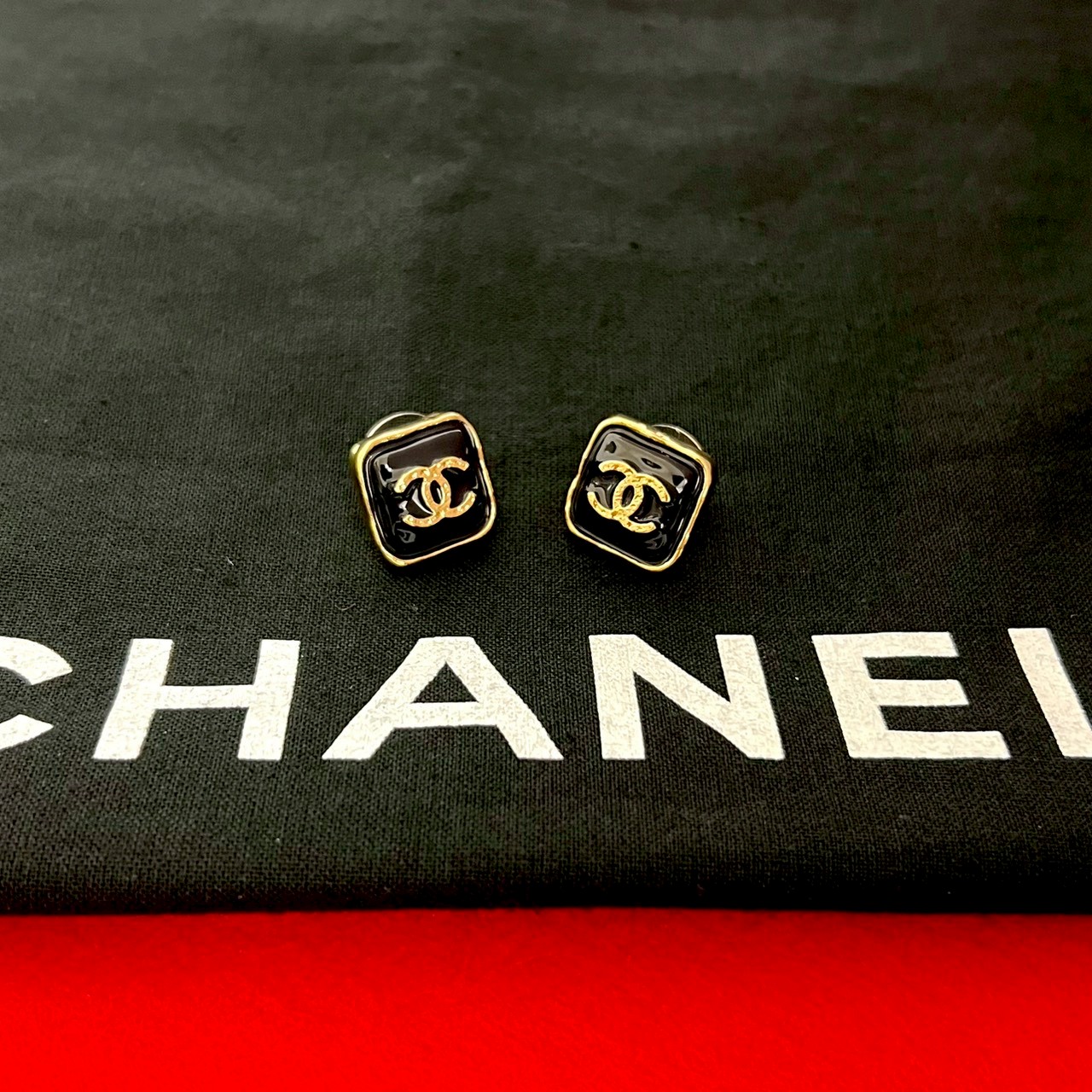 【ポイント2倍】極 美品 希少品 コメあり B23K CHANEL シャネル ココマーク モチーフ スクエア GP メッキ ピアス アクセサリー ゴールド ブラック 59752【送料無料】【中古】｜Trip Vintage